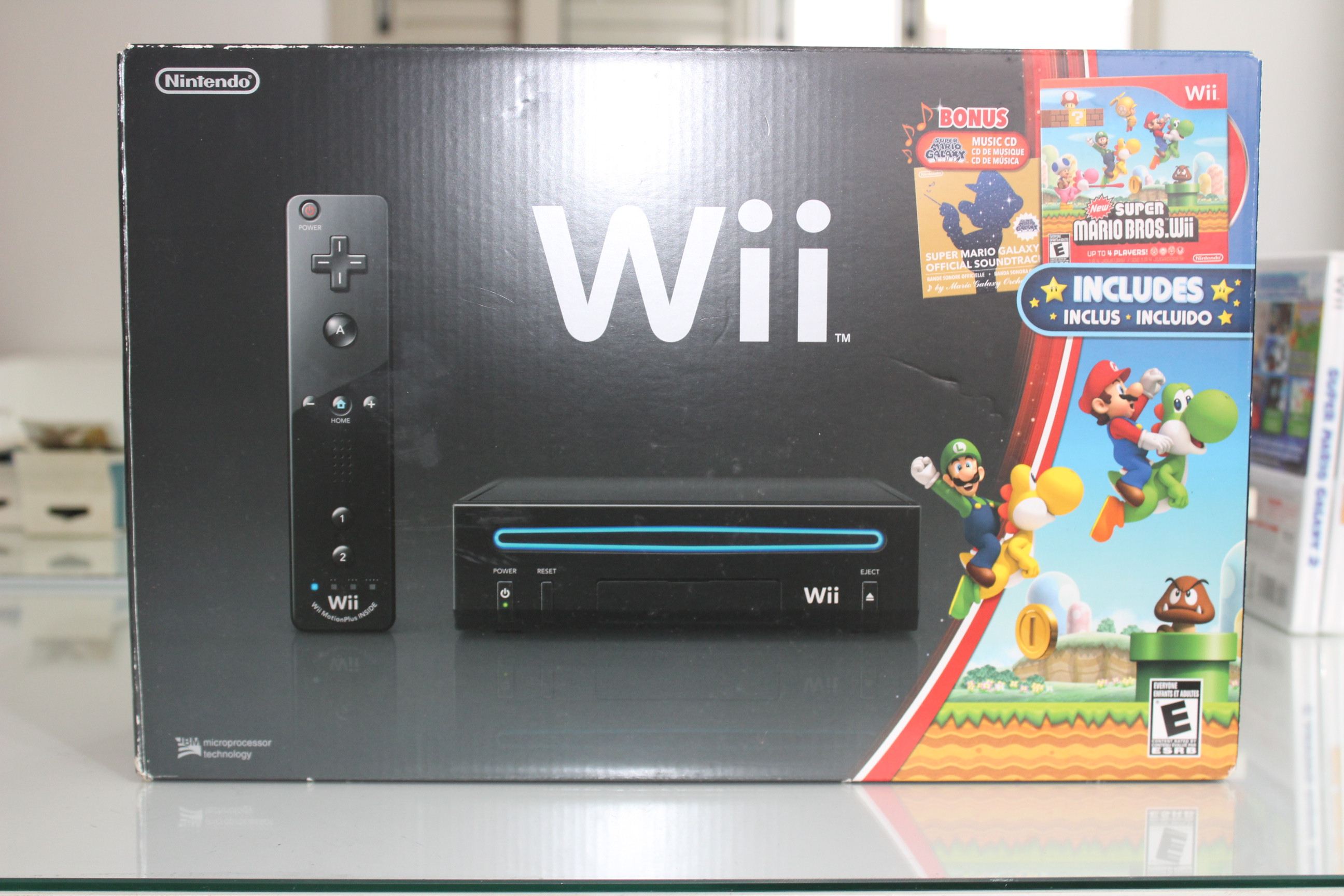 Nintendo Wii RVL-101 USA Preto c/ 2 controles + 7 jogos